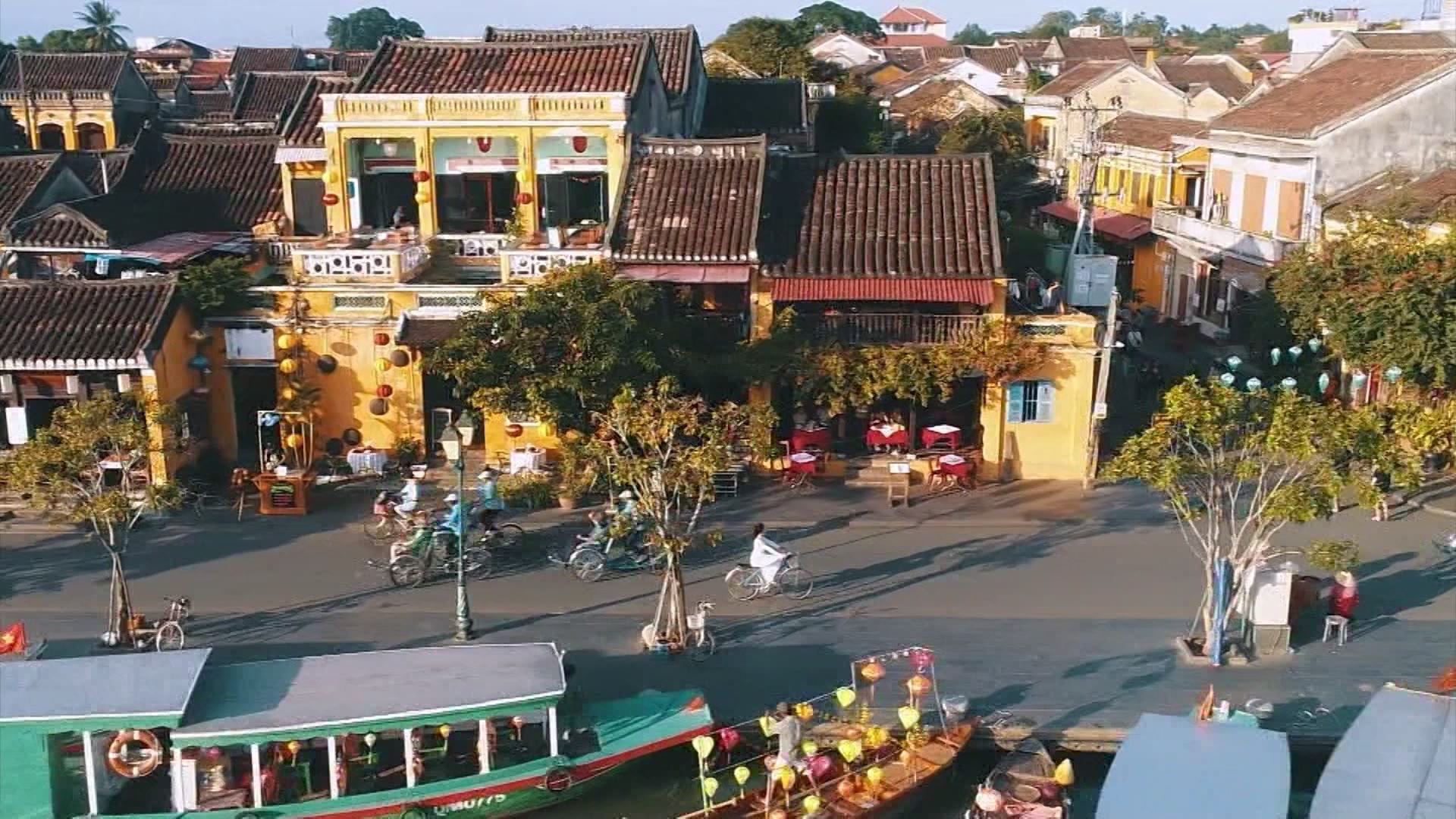 Du khách Ba Lan, Thụy Sĩ và Cộng hòa Séc ngày càng quan tâm đến Việt Nam